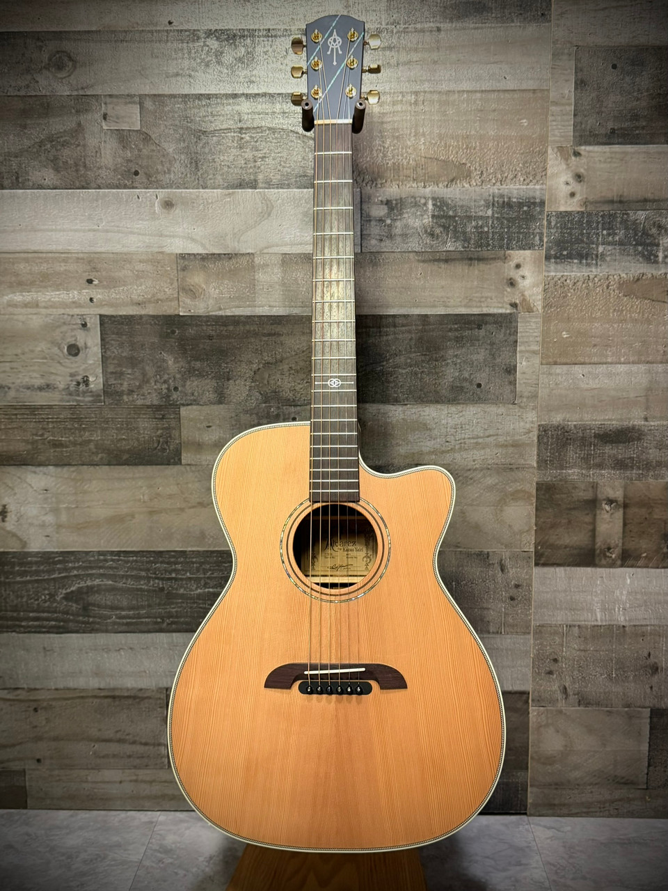 Alvarez Yairi Stage Weir Model Cedar/Rosewood Cutaway Acoustic-Electric Guitar (WY1) | Musician Madness
