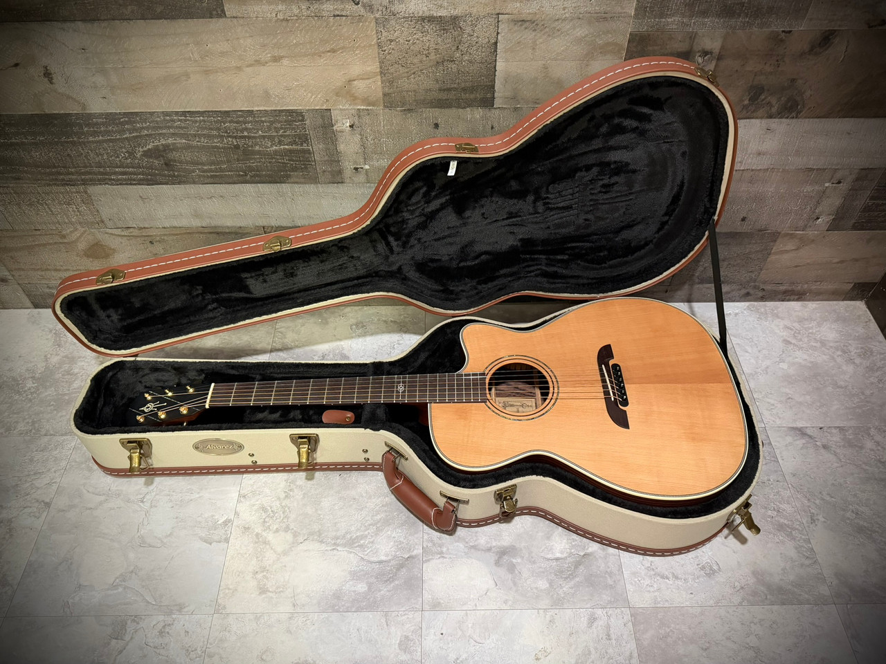 Alvarez Yairi Stage Weir Model Model Cedar Rosewood AE w/ Cutaway (WY1) | Musician Madness