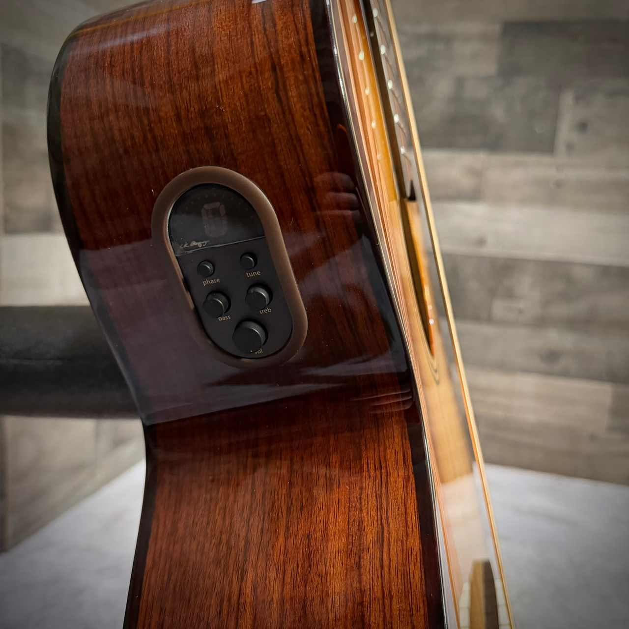 Alvarez Artist Elite Bass Guitar Acoustic Electric Shadowburst Armrest with Cutaway (AEB70CE_Armrest_Shadowburst) | Musician Madness
