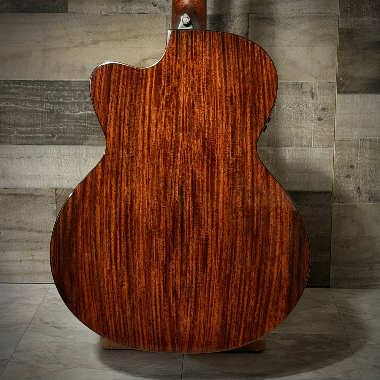 Alvarez Artist Elite Bass Guitar Acoustic Electric Shadowburst Armrest with Cutaway (AEB70CE_Armrest_Shadowburst) | Musician Madness