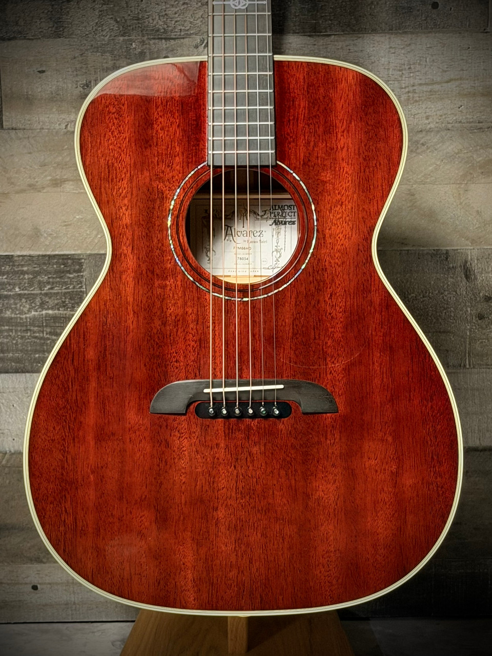 Alvarez Yairi Masterworks Honduran OM Cutaway Acoustic Guitar - Second (FYM66HDX) | Musician Madness