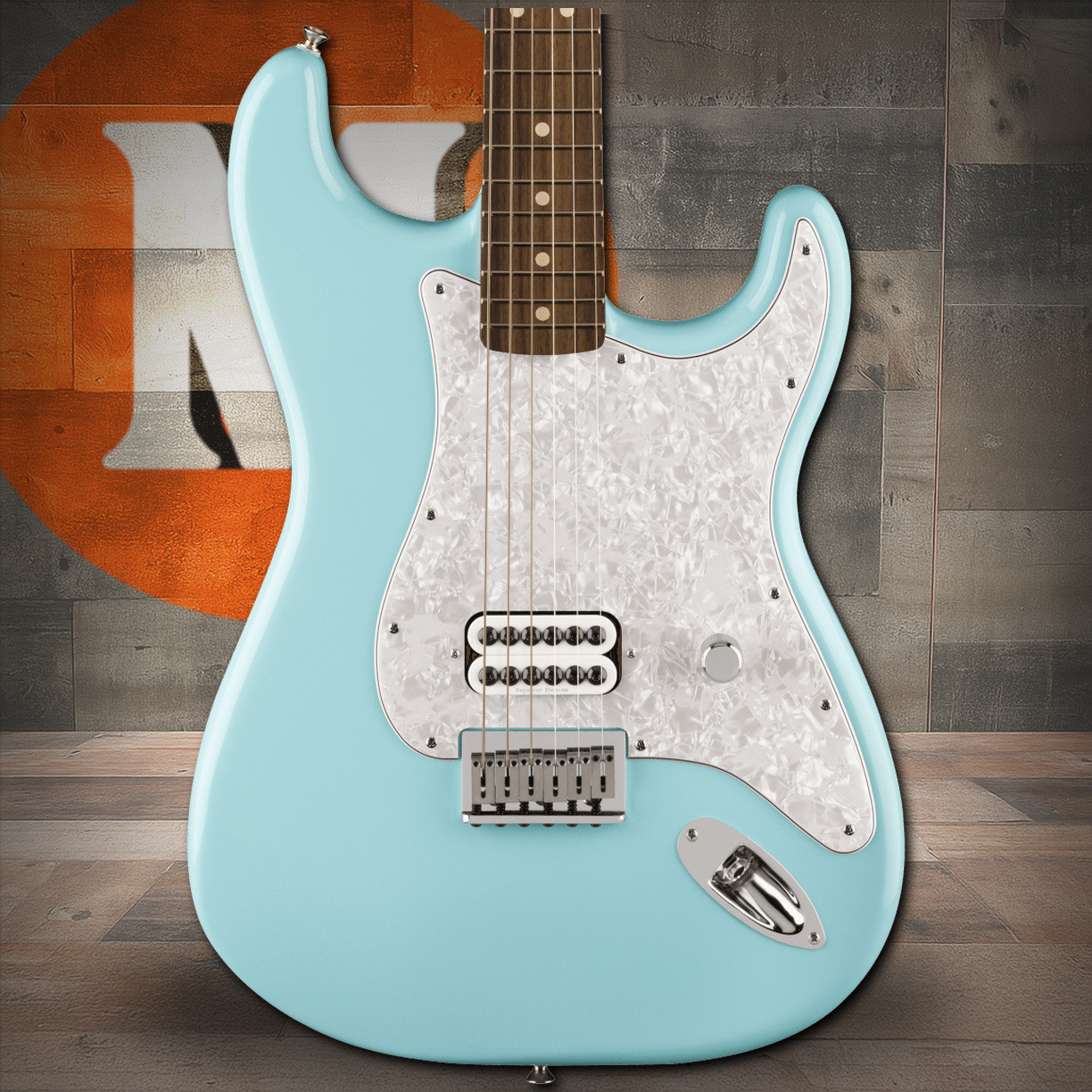 Fender Tom DeLonge Stratocaster Rosewood Fingerboard, Daphne Blue | Musician Madness