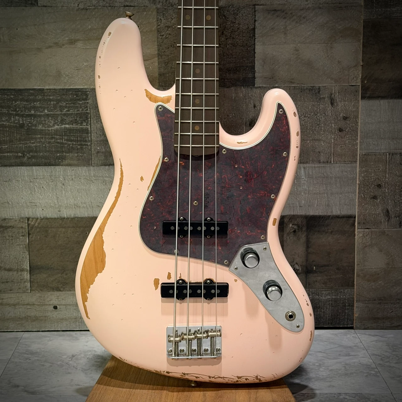 Fender Flea Jazz Bass, Rosewood Fingerboard, Roadworn Shell Pink | Musician Madness