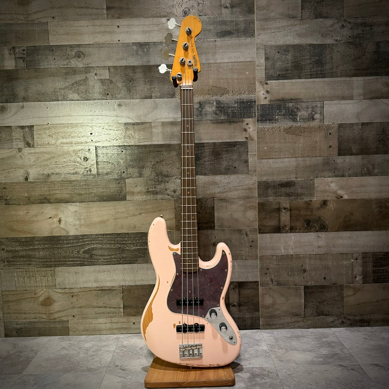 Fender Flea Jazz Bass, Rosewood Fingerboard, Roadworn Shell Pink | Musician Madness