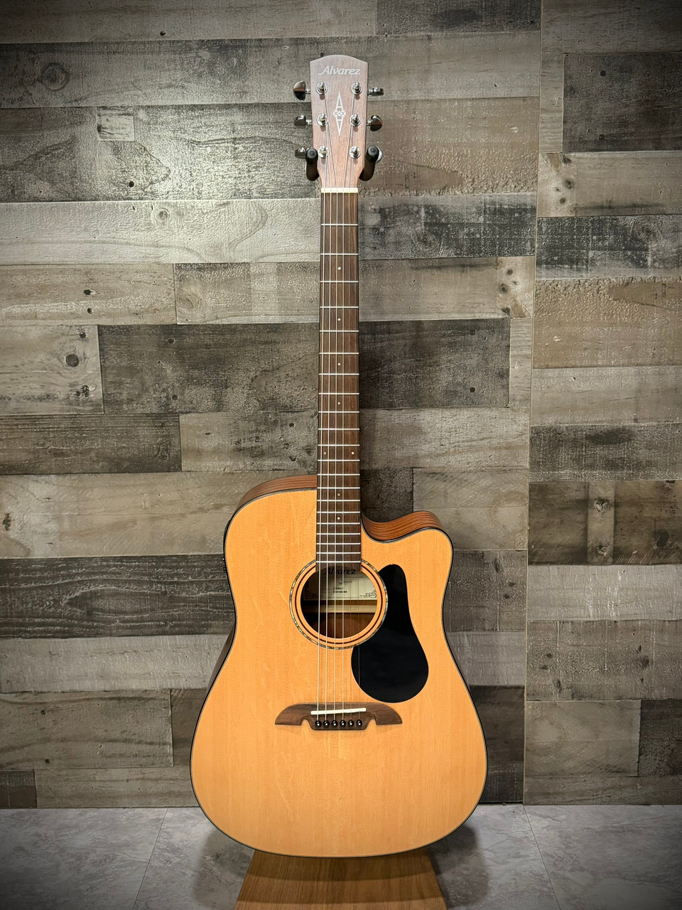 Alvarez Artist Series Dreadnought Acoustic Electric w/ Cutaway EQ