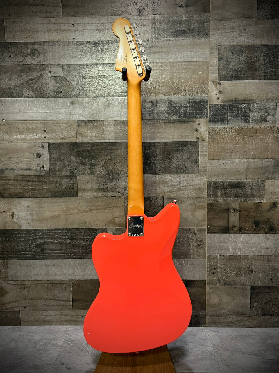 Squier Classic Vibe '60s Jazzmaster - Laurel Fingerboard - Tortoishell Pickguard - Tahitian Coral | Musician Madness