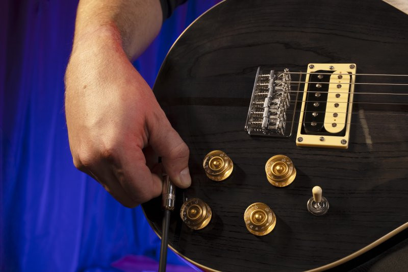 Washburn H10TB Wing Series Hawk Electric Guitar. Trans Black (H10TB-U) | Musician Madness