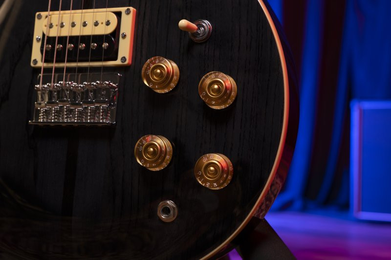 Washburn H10TB Wing Series Hawk Electric Guitar. Trans Black (H10TB-U) | Musician Madness