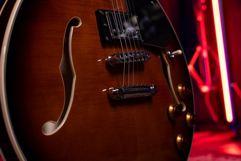 Washburn SH35TS Wing Series Semi Hollow Electric Guitar. Tobacco Sunburst (SH35TS-U) | Musician Madness