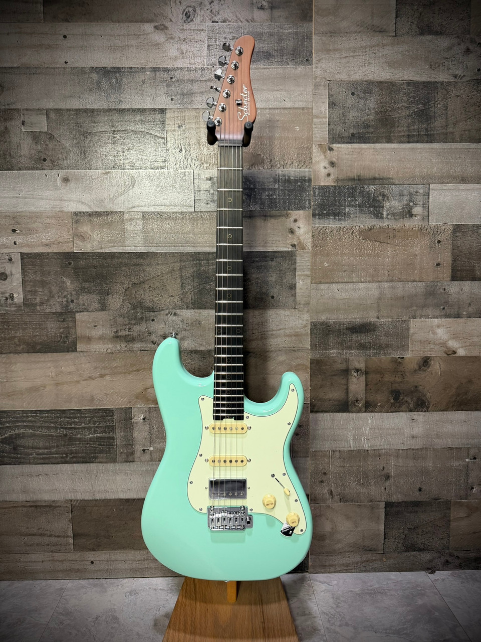 Schecter Nick Johnston Traditional H/S/S - Atomic Green (1540) | Musician Madness