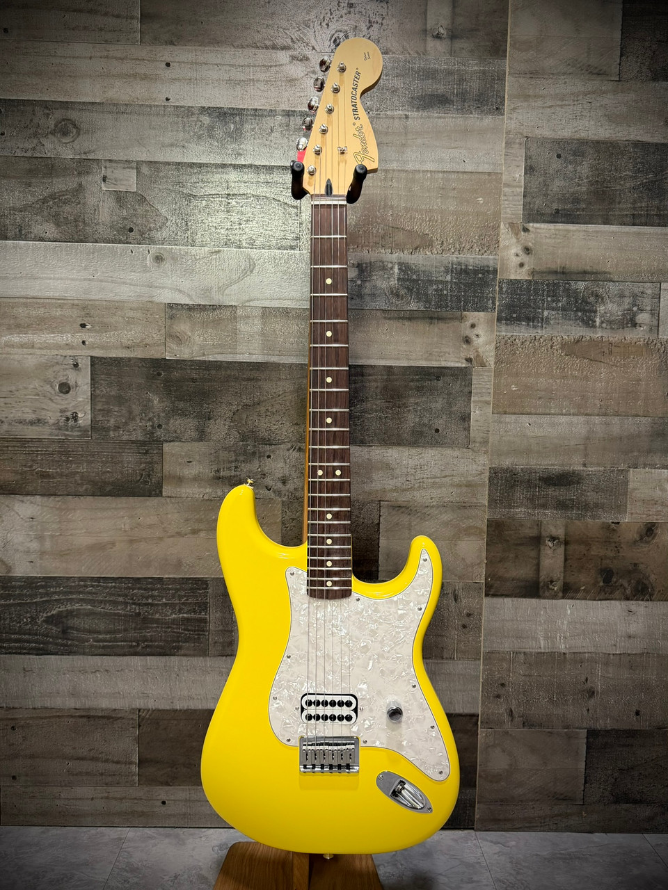 Fender Tom DeLonge Stratocaster Rosewood Fingerboard, Graffiti Yellow | Musician Madness