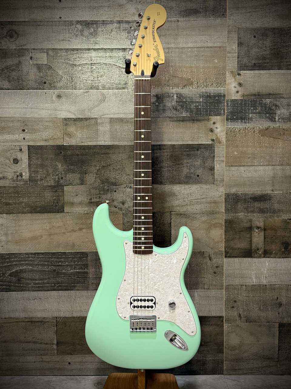 Fender Tom DeLonge Stratocaster Rosewood Fingerboard, Surf Green | Musician Madness