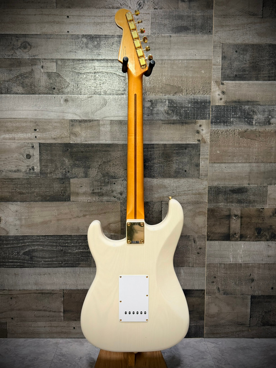 Fender Limited Edition Vintera III Late '50s Stratocaster Maple Fingerboard, White Blonde | Musician Madness