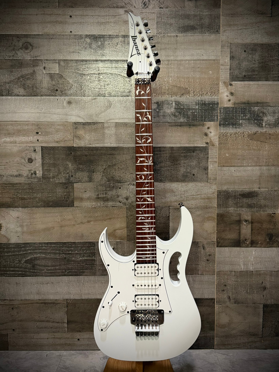 Ibanez Steve Vai Signature 6 String Electric Guitar - Left Handed - White (JEMJRLWH) | Musician Madness