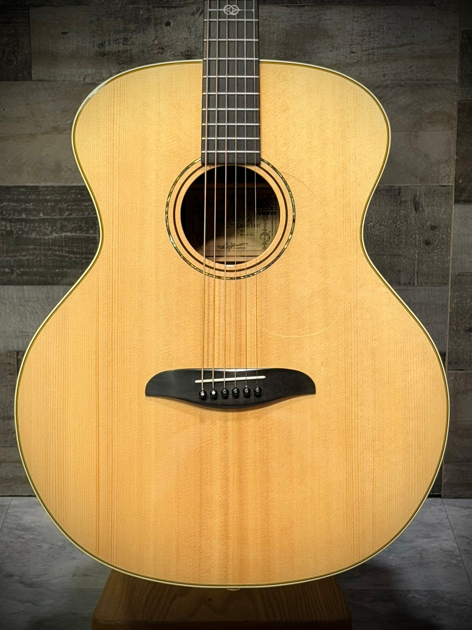 alvarez yairi yb70, yb70 baritone acoustic, yairi baritone guitar, japanese handcrafted baritone, long scale acoustic guitar, premium baritone acoustic, deep tone acoustic guitar, acoustic guitar for sale musician madness