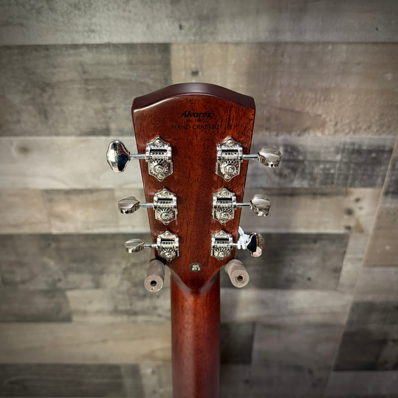Alvarez Masterworks Dreadnought Acoustic Electric Guitar  (MD60E_Herringbone) | Musician Madness