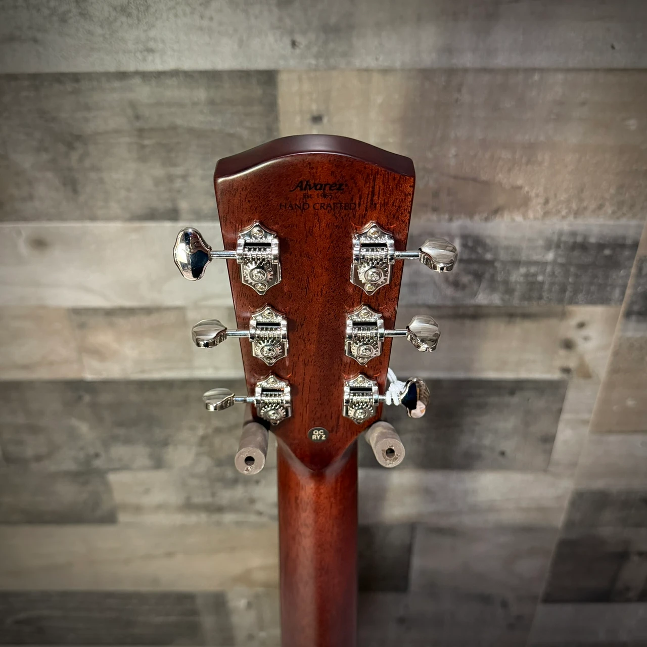 Alvarez Masterworks Dreadnought Acoustic-Electric Guitar (MD60_Herringbone) | Musician Madness