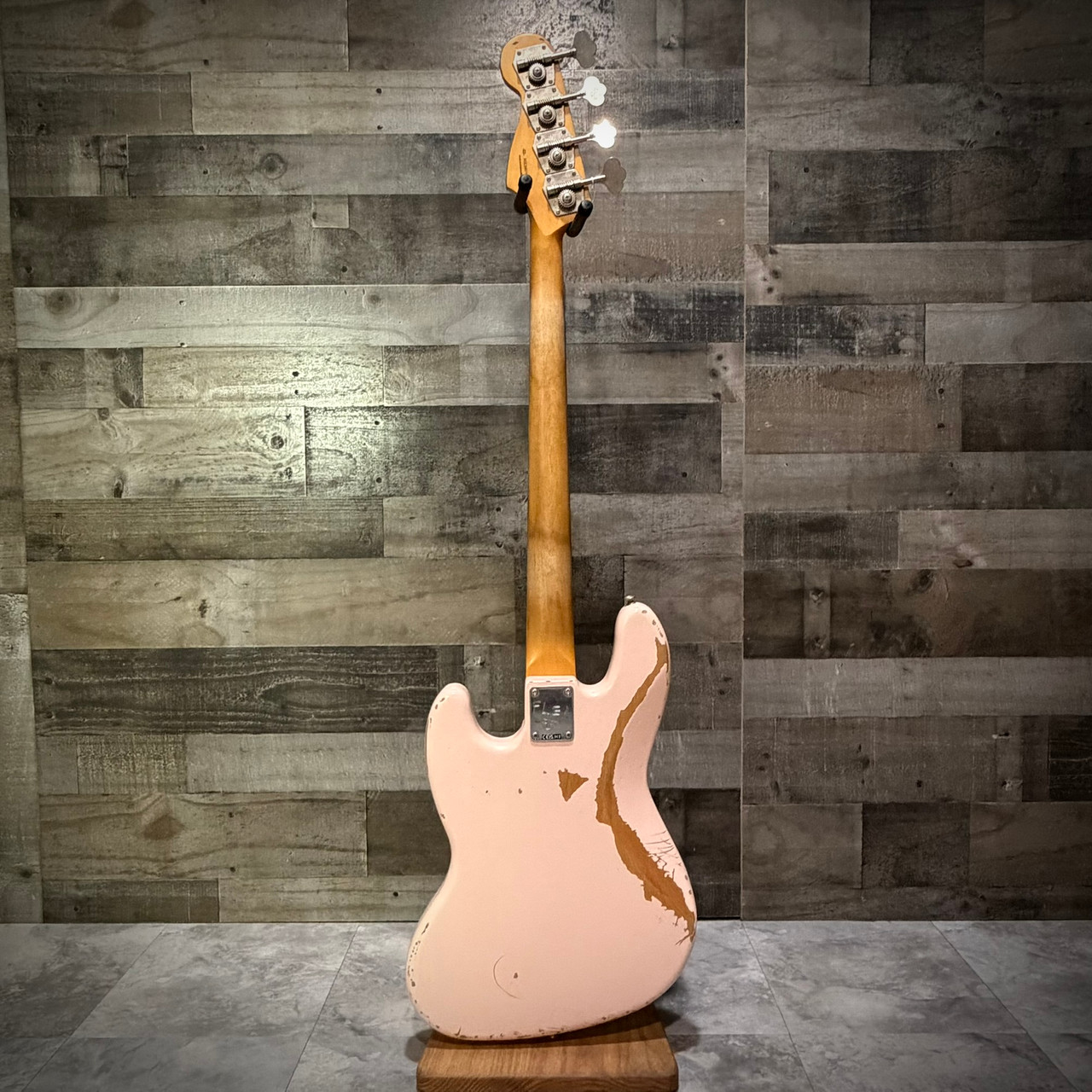 Fender Flea Jazz Bass, Rosewood Fingerboard, Roadworn Shell Pink | Musician Madness