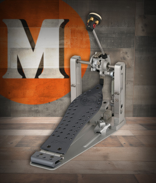 DW MFG Series Machined Chain Drive Single Bass Drum Pedal with Extended Footboard, featuring precision-machined aluminum construction, longboard design, smooth chain-drive system, and adjustable beater assembly.
