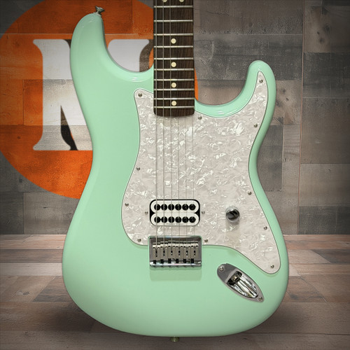 Fender Tom DeLonge Stratocaster Rosewood Fingerboard, Surf Green | Musician Madness