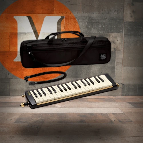 Suzuki PRO-37V3 Pro Alto Melodeon With Case (PRO-37V3-U) | Musician Madness