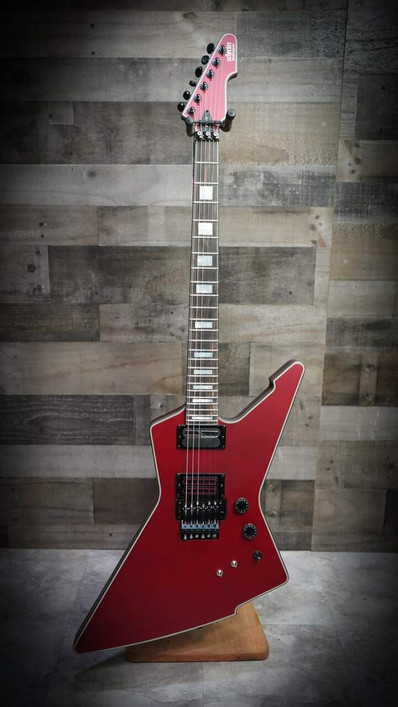 Schecter E-1 FR S SE Electric Guitar in Candy Apple Red finish – offset body design with Floyd Rose bridge, Sustainiac neck pickup, and black hardware Schecter E-1 FR S SE Electric Guitar in Candy Apple Red finish – offset body design with Floyd Rose bridge, Sustainiac neck pickup, and black hardware