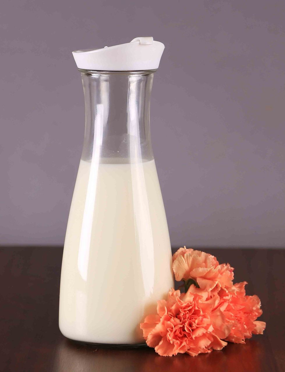 Set of 3 Juice/Milk Carafe with Plastic Lid 860ml - Odds & Ends Kenya