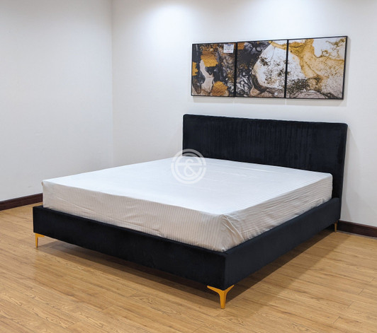 Tavira King Size Bed in Black Tavira King Size Bed in Black