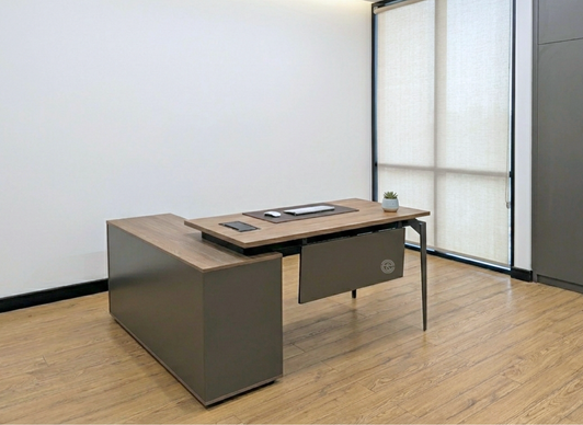 Miami 1.4m Managers Desk 