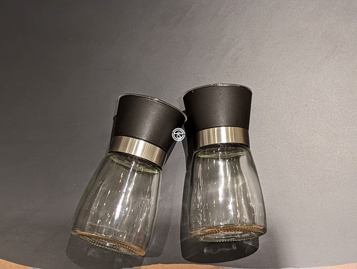 Set of 2 Clear Glass Salt/Pepper Grinder 