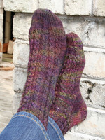cabled sock knitting pattern using sport weight yarn