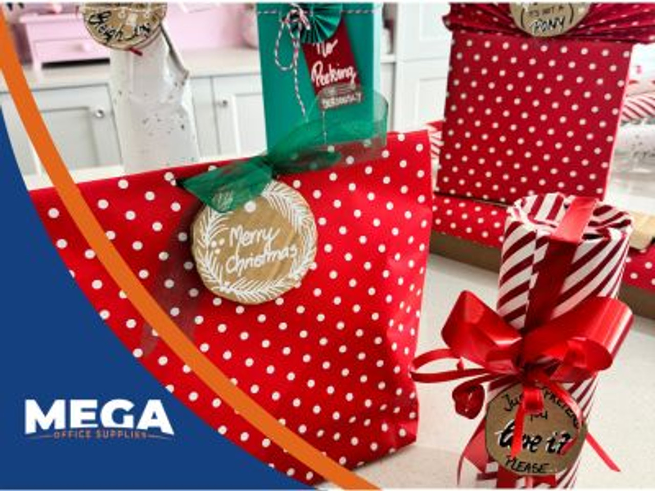 Tape, Snip, Wrap. Wrapping Christmas Gifts in Minutes 