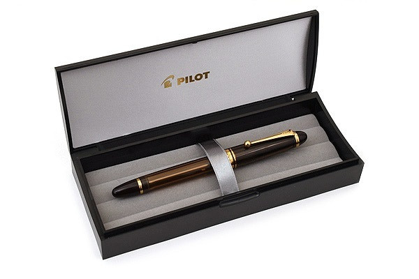 Pilot Fountain Pen Custom 823 14K Gold Medium Nib Brown Barrel