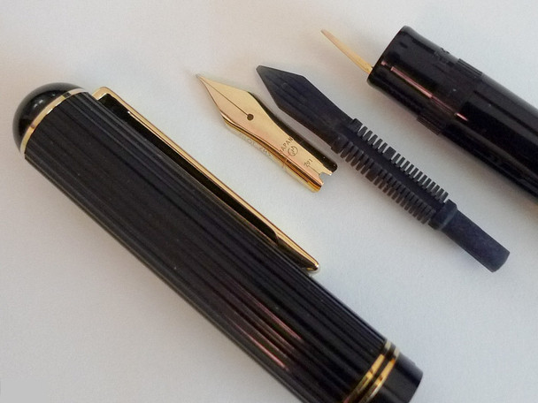 Pilot Fountain Pen Justus 95 Black Stripe Barrel 14K Gold Medium Nib