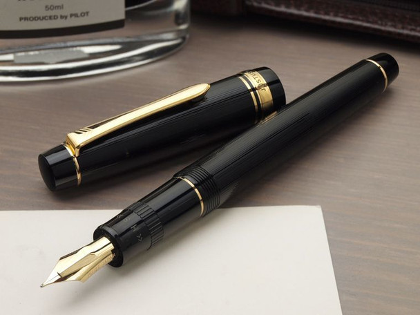 Pilot Fountain Pen Justus 95 14K Gold Fine Medium Nib Black Stripe Barrel