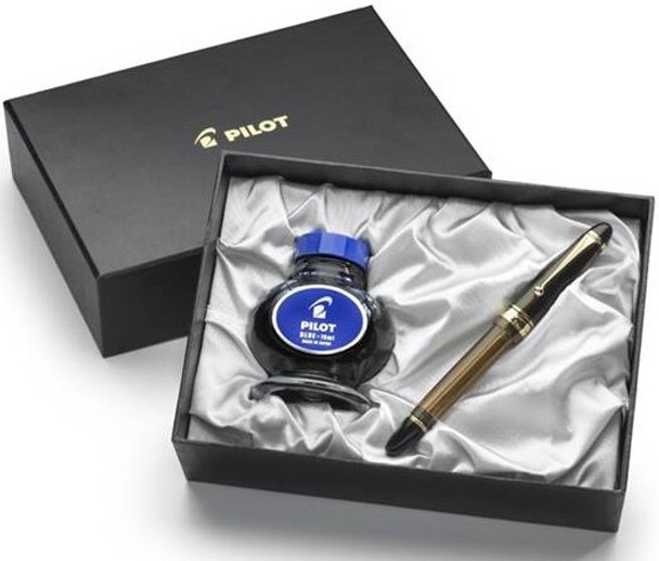 Pilot 600267 Custom 823 Fountain Pen Black Barrel 14K Gold Medium Nib
