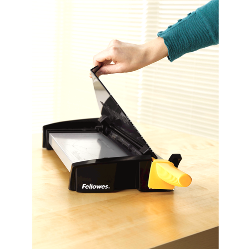 Stellar A4 Guillotine Fellowes