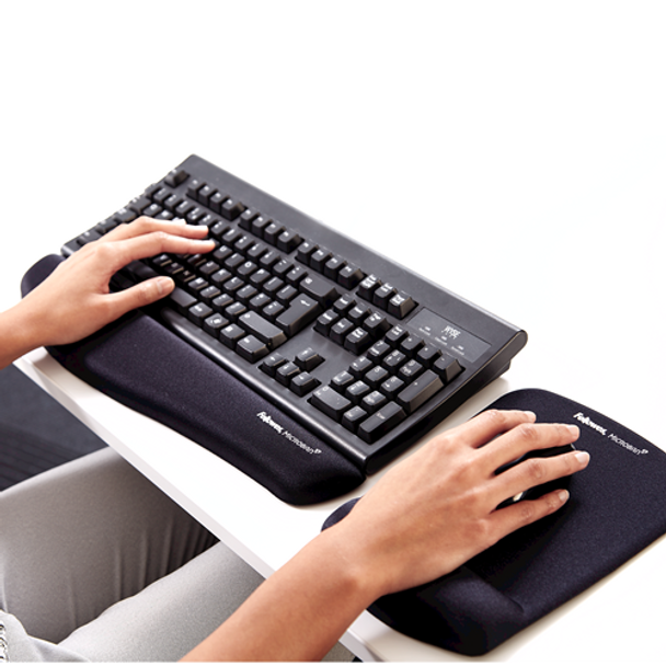 Fellowes Graphite Mouse Pad and Wrist Rest Plush Touch Lycra