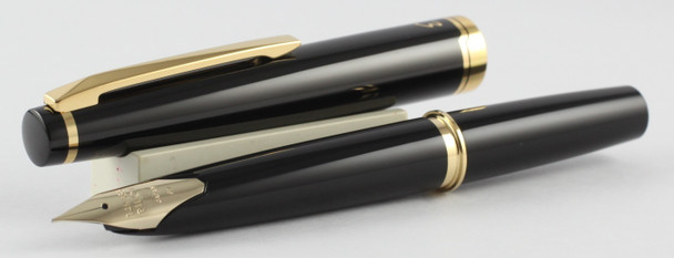 Pilot E95S Fountain Pen 14K Gold Fine Nib Black