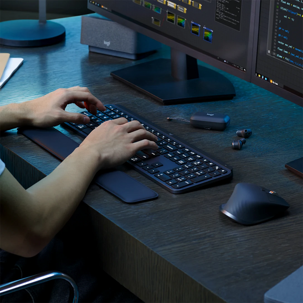 Graphite MX Keys S Advanced Wireless Illuminated Keyboard Logitech