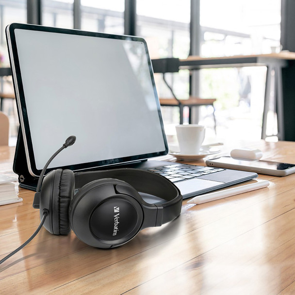 Verbatim Black Headset with Noise Cancelling Microphone