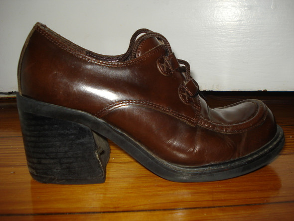Jessica's shoes 1 pair replicated in Brown