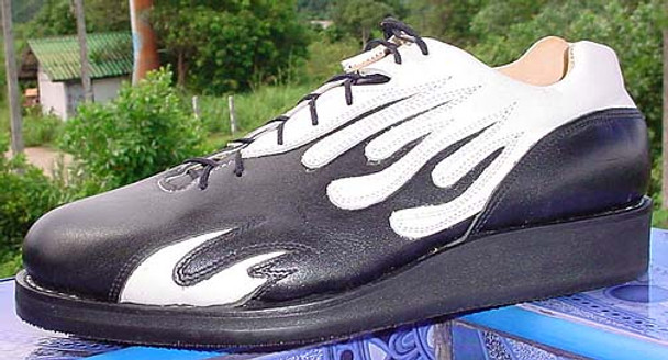 Leather Sneakers Tennis Shoes size 9 1/2 NEW $69.00