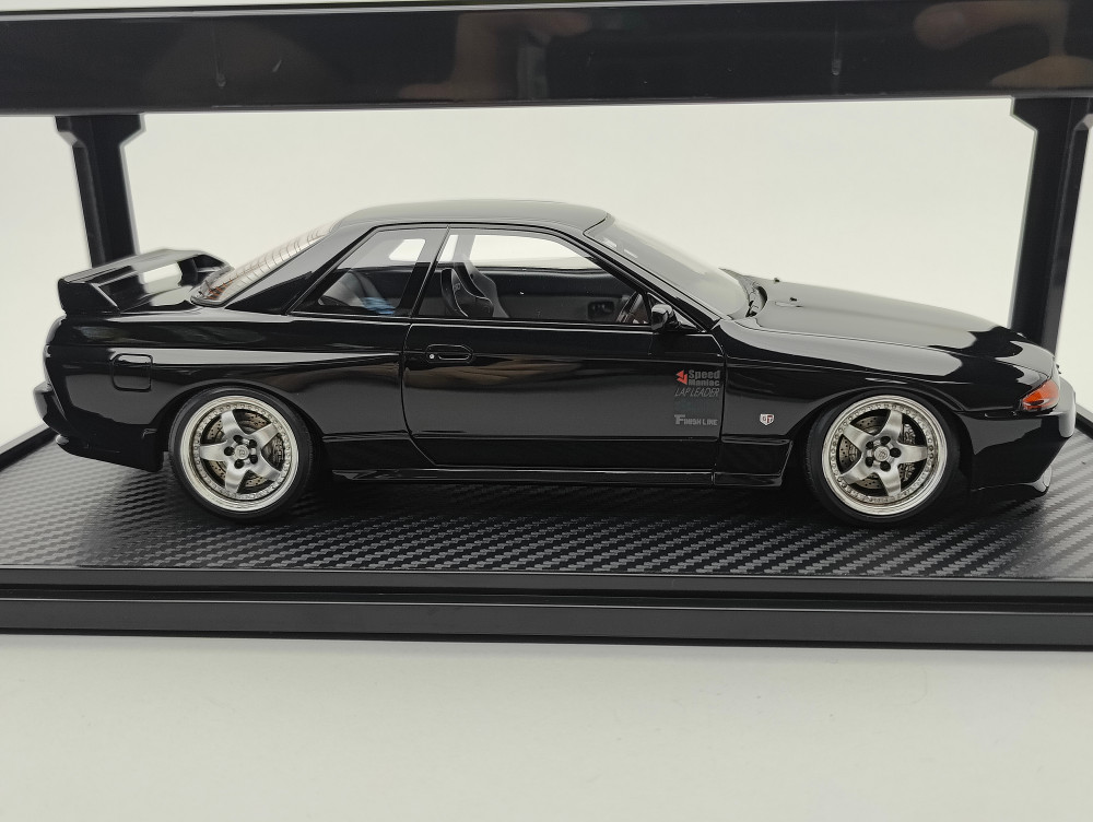 1/18 ignition IG3544 Nissan Skyline R32 GT-R V-Spec II Initial D Night Kids