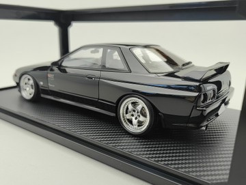 1/18 ignition IG3544 Nissan Skyline R32 GT-R V-Spec II Initial D Night Kids
