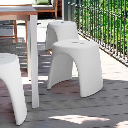 Amélie Sgabello Stackable Stool | Indoor and Outdoor | Designed by Italo Pertichini | Slide