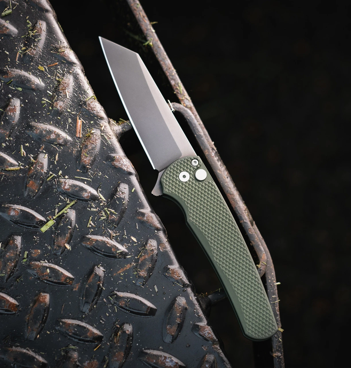 Pro Tech Malibu Flipper Textured Green Handle Smoky Grey DLC Magnacut Reverse Tanto Blade PT5406-SG GREEN