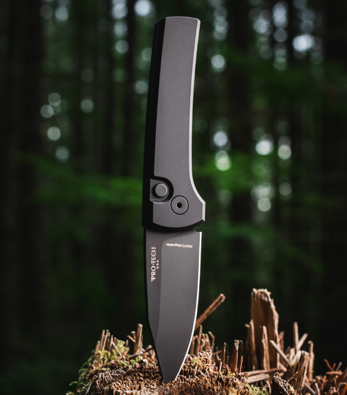Pro Tech Auto Ramon Chavez Designed Scapegoat Compact Black Aluminum Handle Black DLC MagnaMax Blade AUPTRCS1103-SWAT