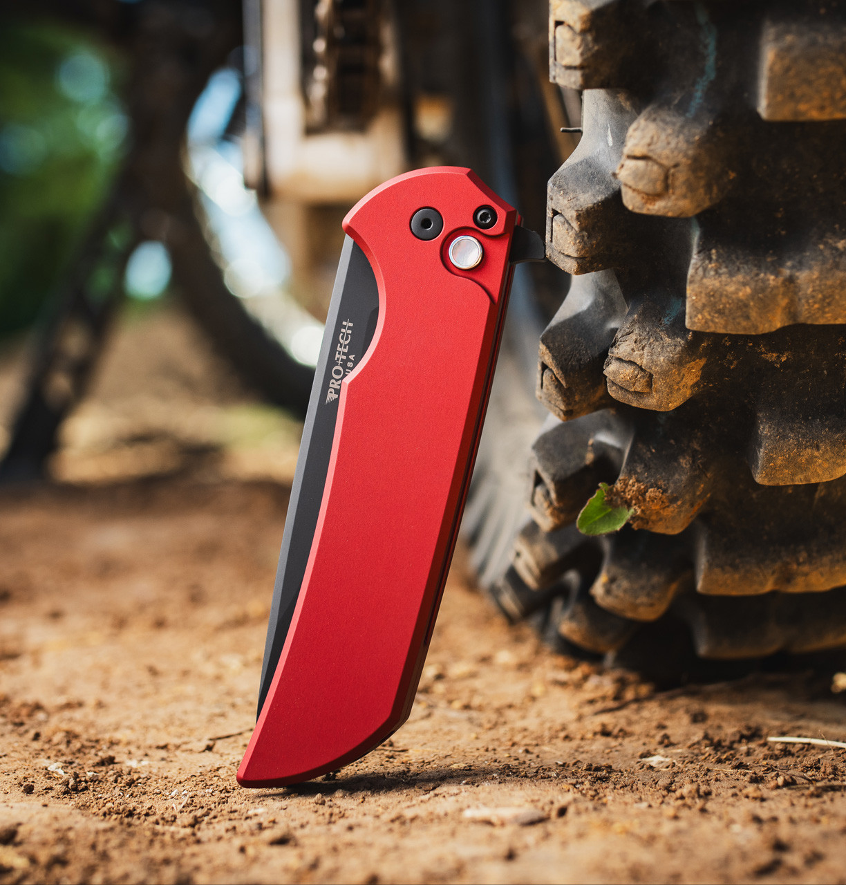 Pro Tech Mordax Flipper Folding Knife Limited Red Handle Black DLC Magnacut Blade MX103-LTD RED View 3