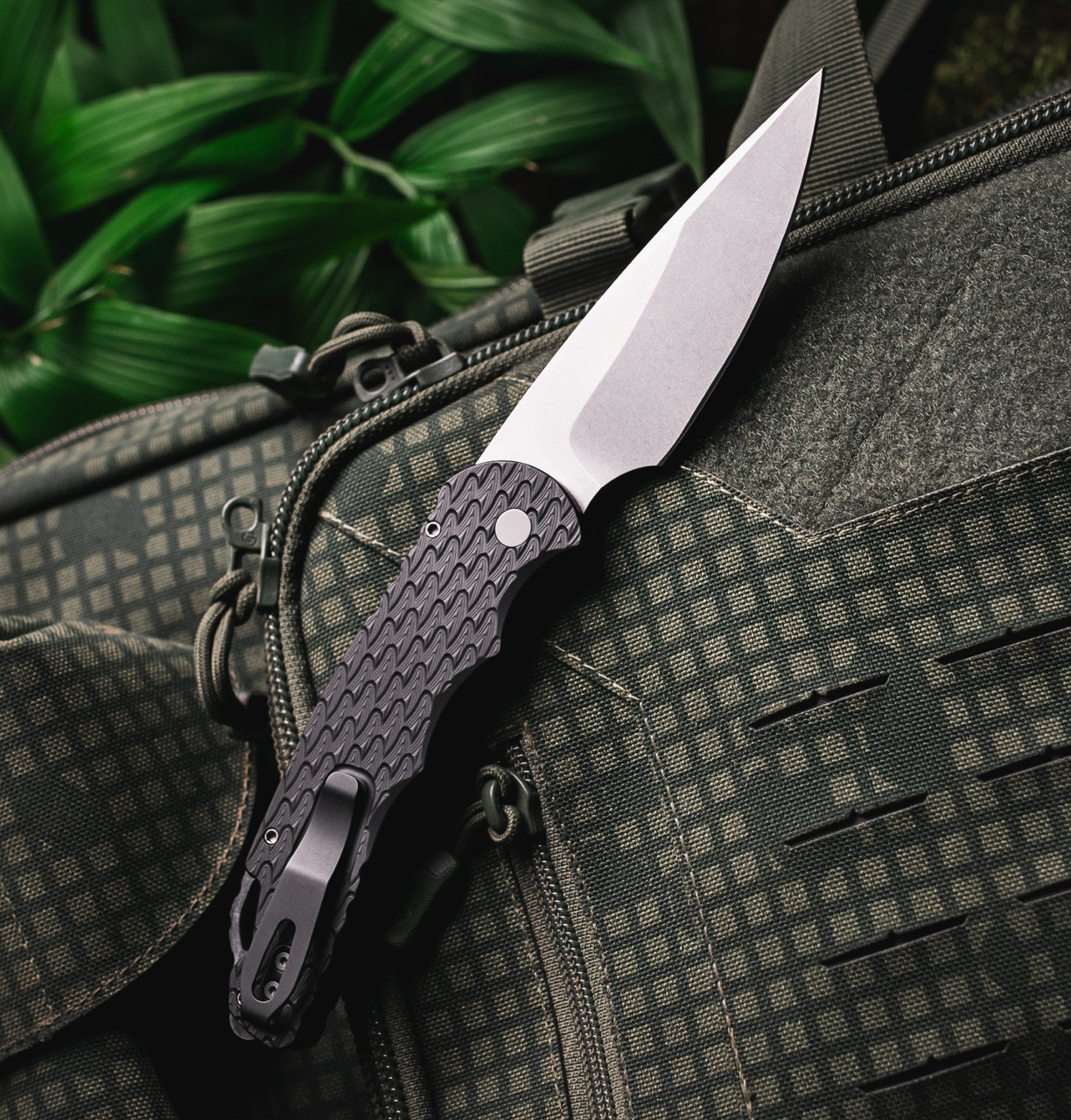 Pro Tech OTS Auto Tactical Response 4 Black W/Feather Texture - SW MagnaMax AUPTT4105 F MM View 2